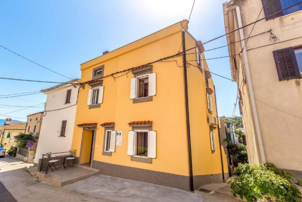 Apartamento Tin 2 Vrbnik Exterior foto